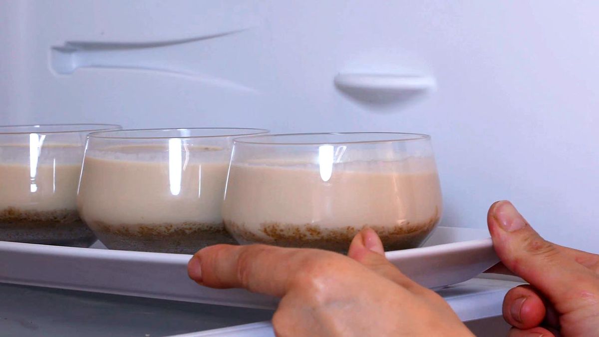 Receta de flan de café con base de galletas trituradas  paso 4