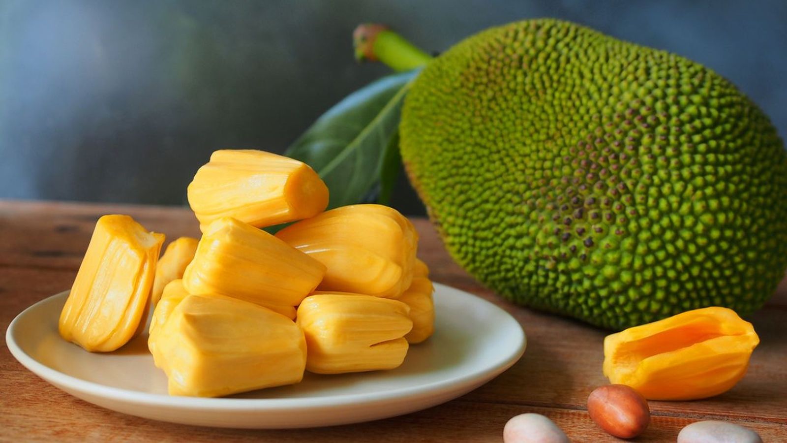 Descubre qué es el jackfruit, la fruta más grande del mundo que puede sustituir a la carne