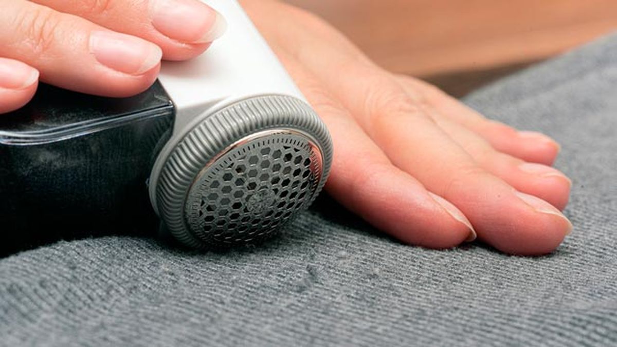 como quitar pelusas bolitas de la ropa