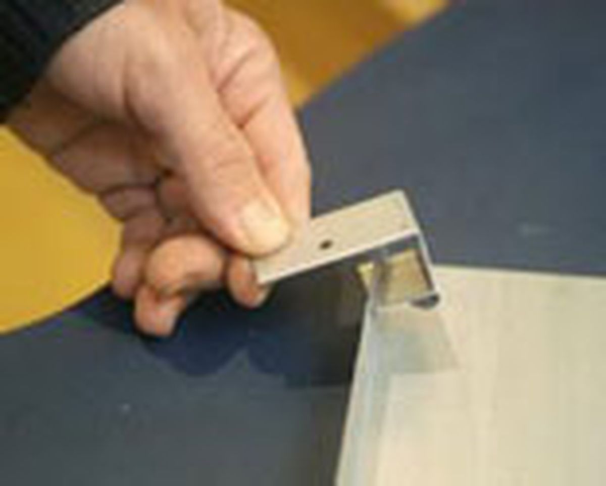 Brico 0483 1 Soportes espejo paso 1