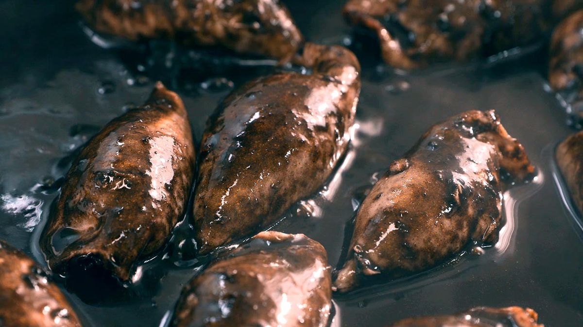 Cómo limpiar los calamares frescos  chipirones en su tinta