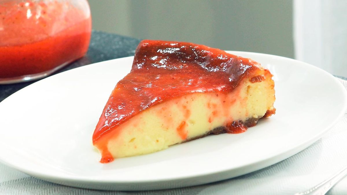 Cheesecake de chocolate blanco y mermelada de fresa