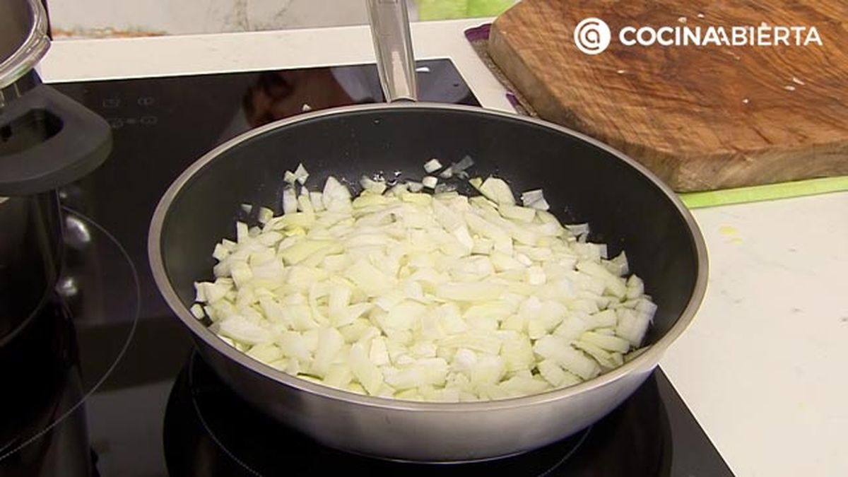 garbanzos con cogollos receta karlos arguinano karl67640321 paso2