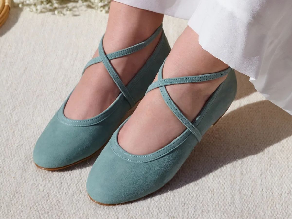 Bailarina para comunión en ante en color azul celeste