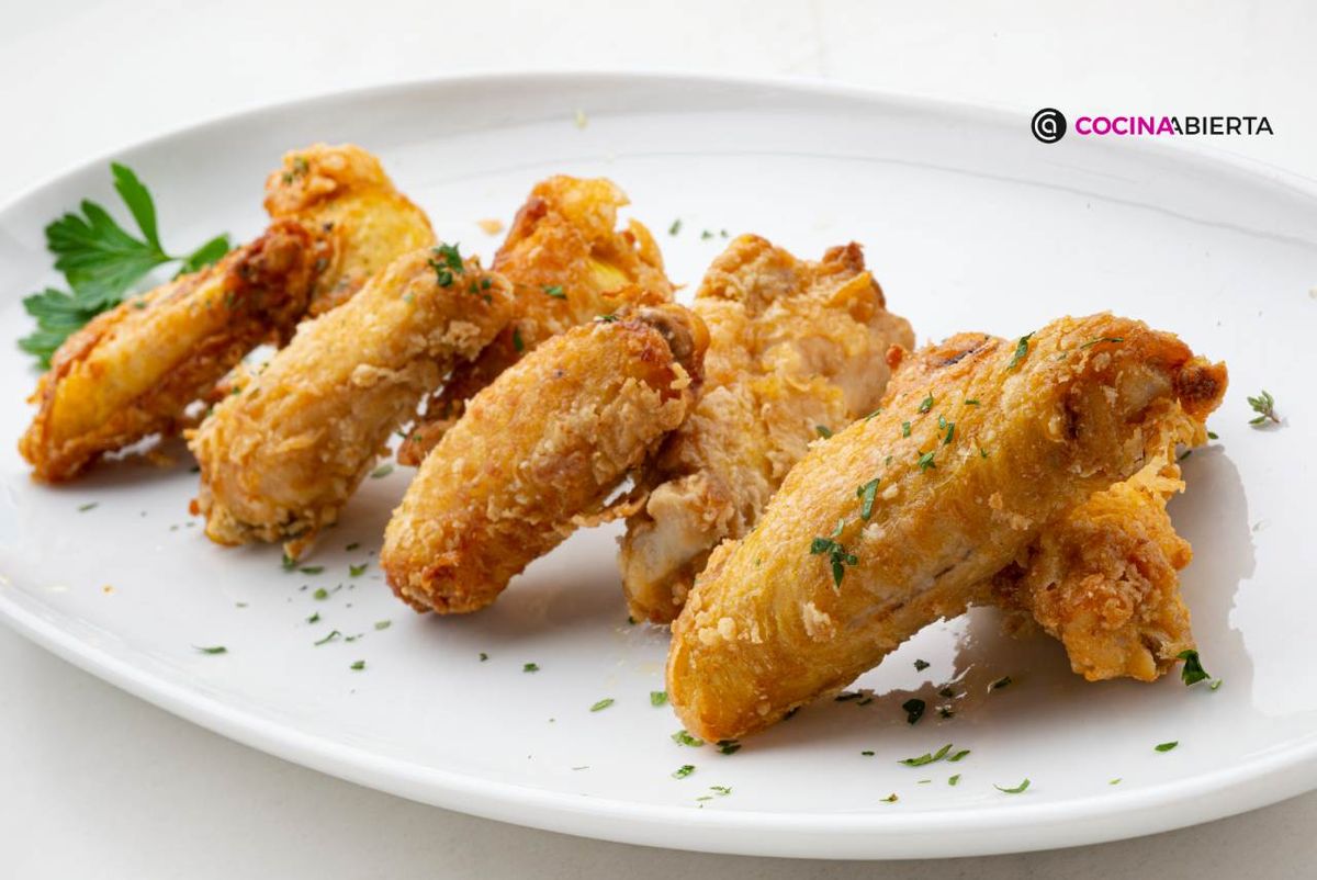 Alitas de pollo crujientes, sabrosas y jugosas por dentro