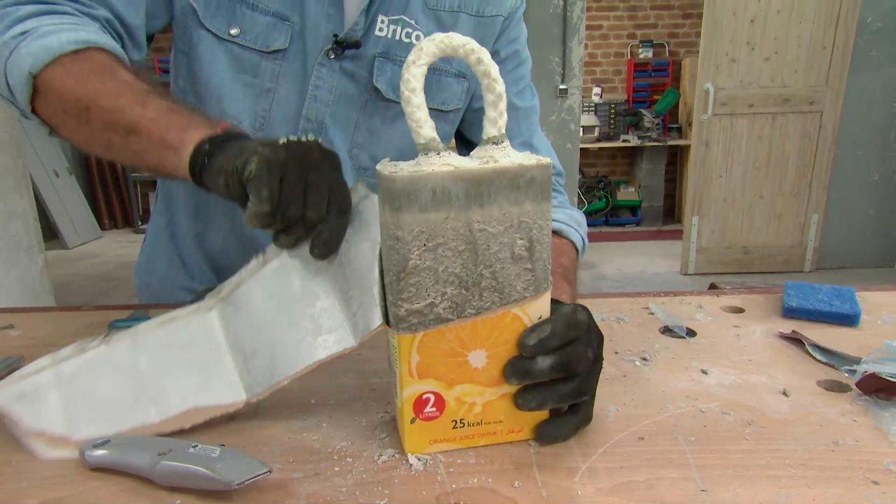 Como hacer topes de cemento para puertas paso 8