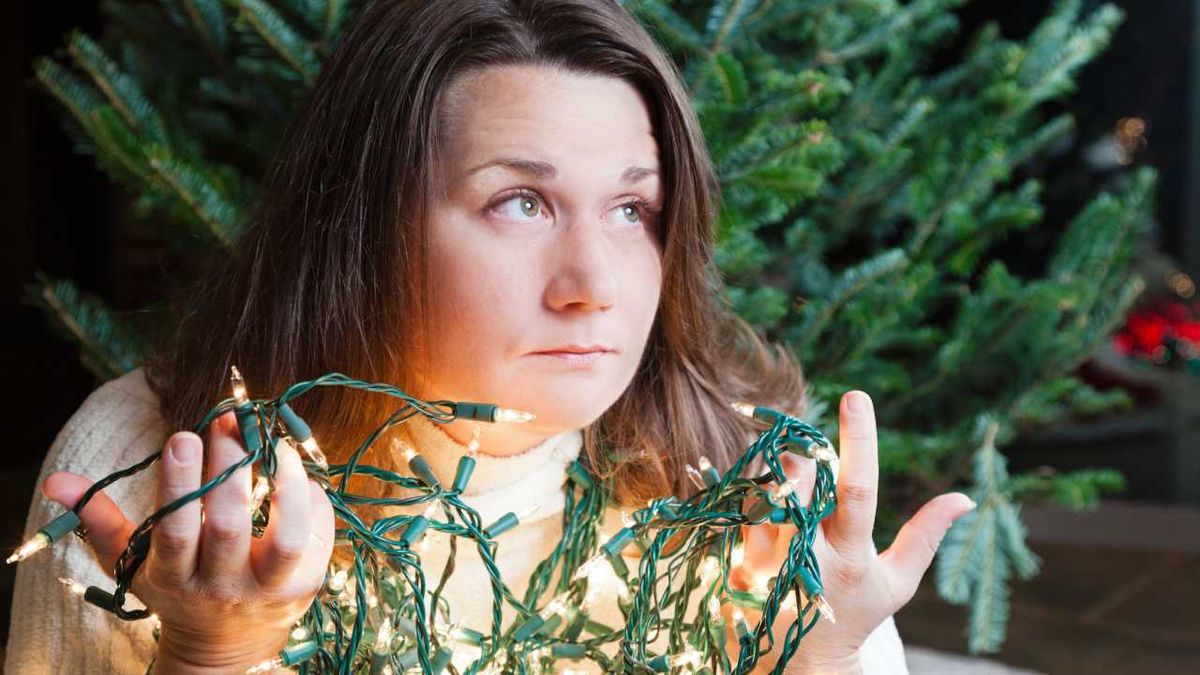 Las luces de Navidad son uno de los adornos más difíciles de organizar.