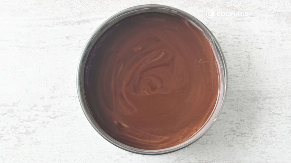 Pasamos la mezcla de chocolate al molde