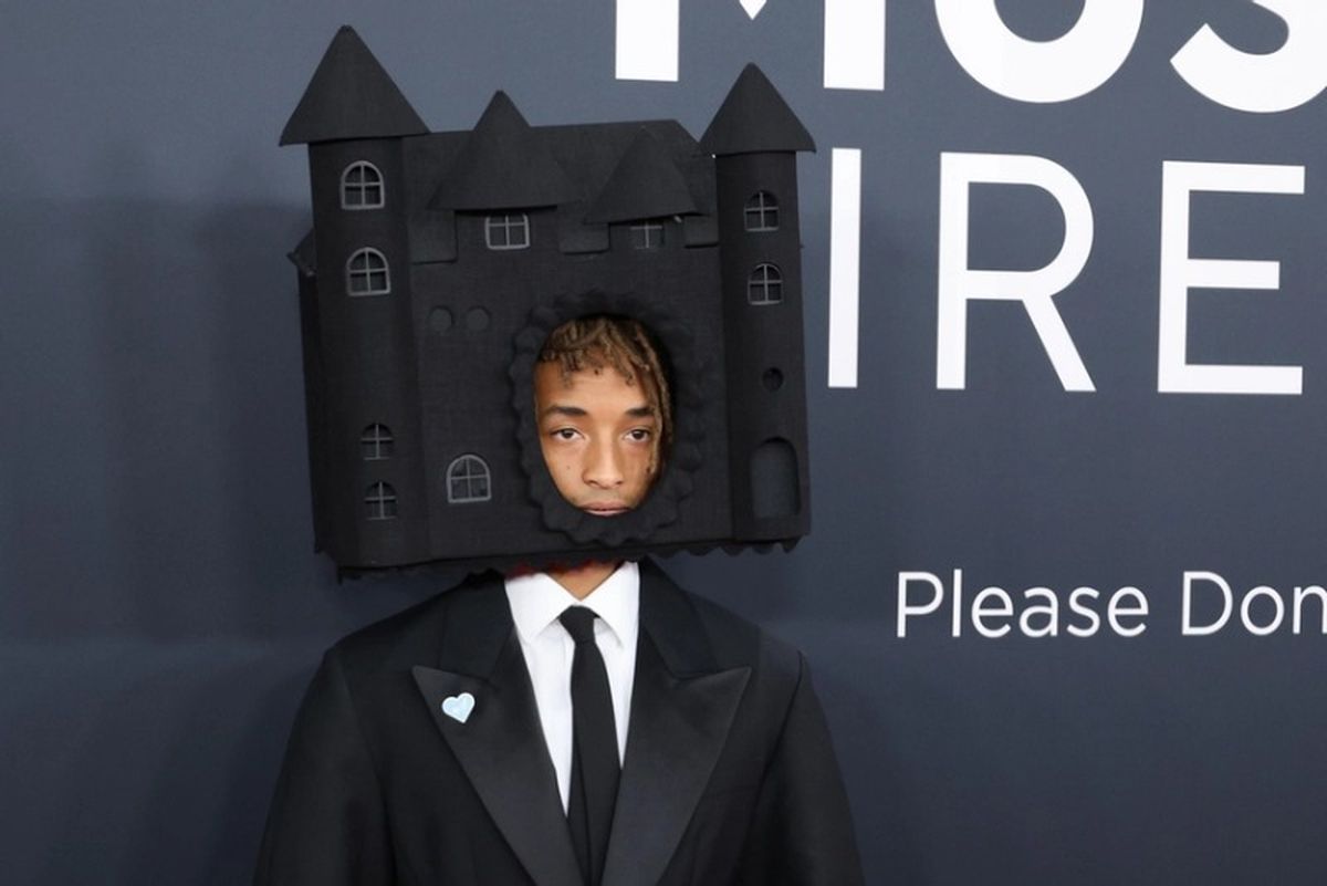 Jaden Smith en la alfombra roja de los premios Grammy 2025