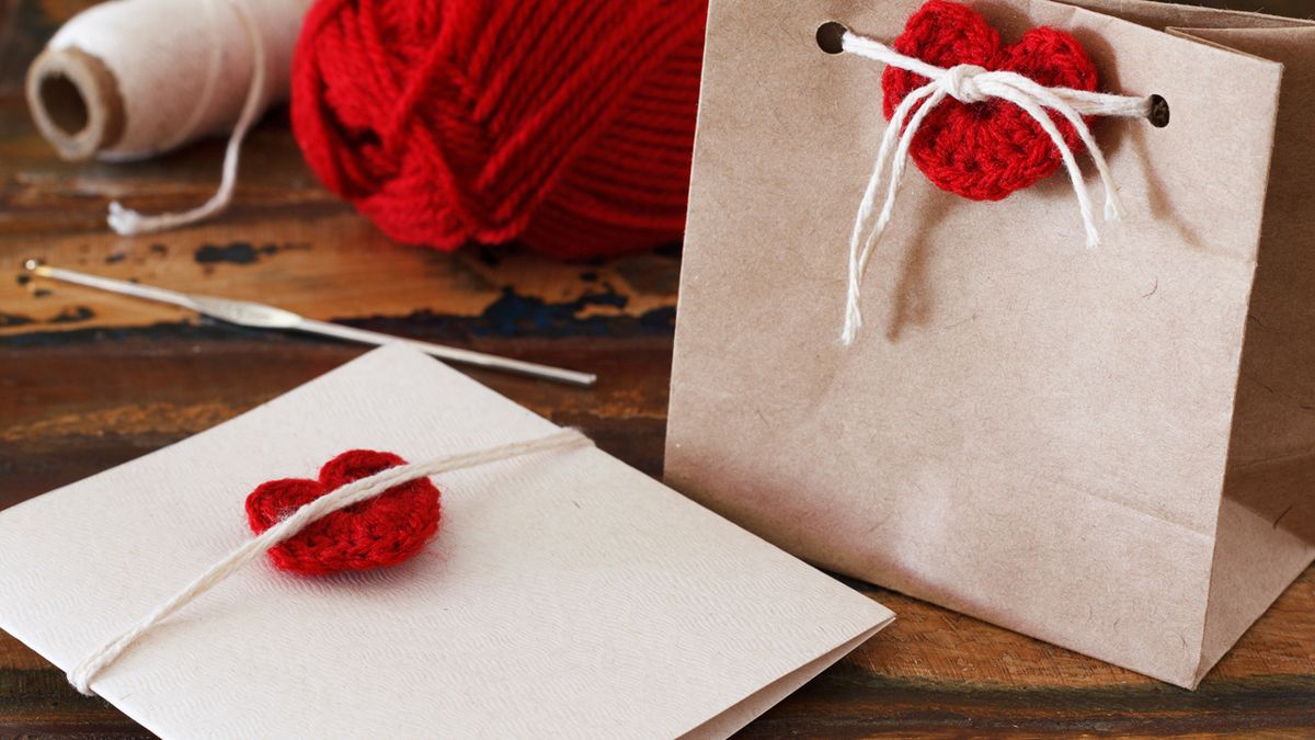 Crochet para decorar en San Valentín   bolsa