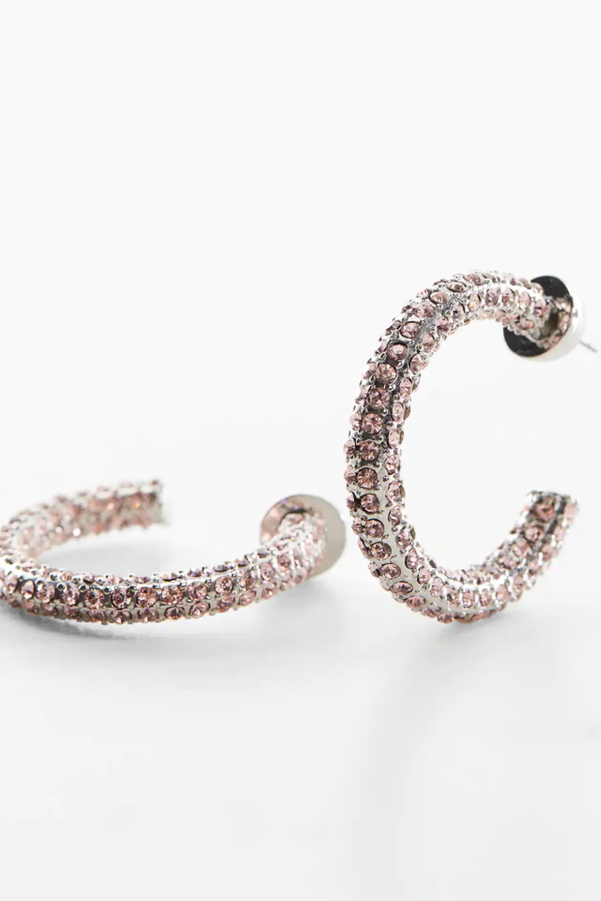 la nueva colaboracion de Camille x Mango que hara temblar a los disenos de Zara pendientes