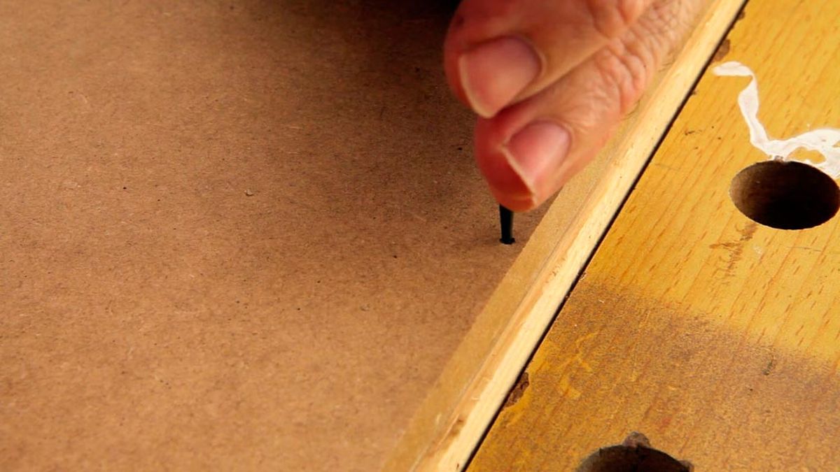 Embutir clavos en madera paso 9