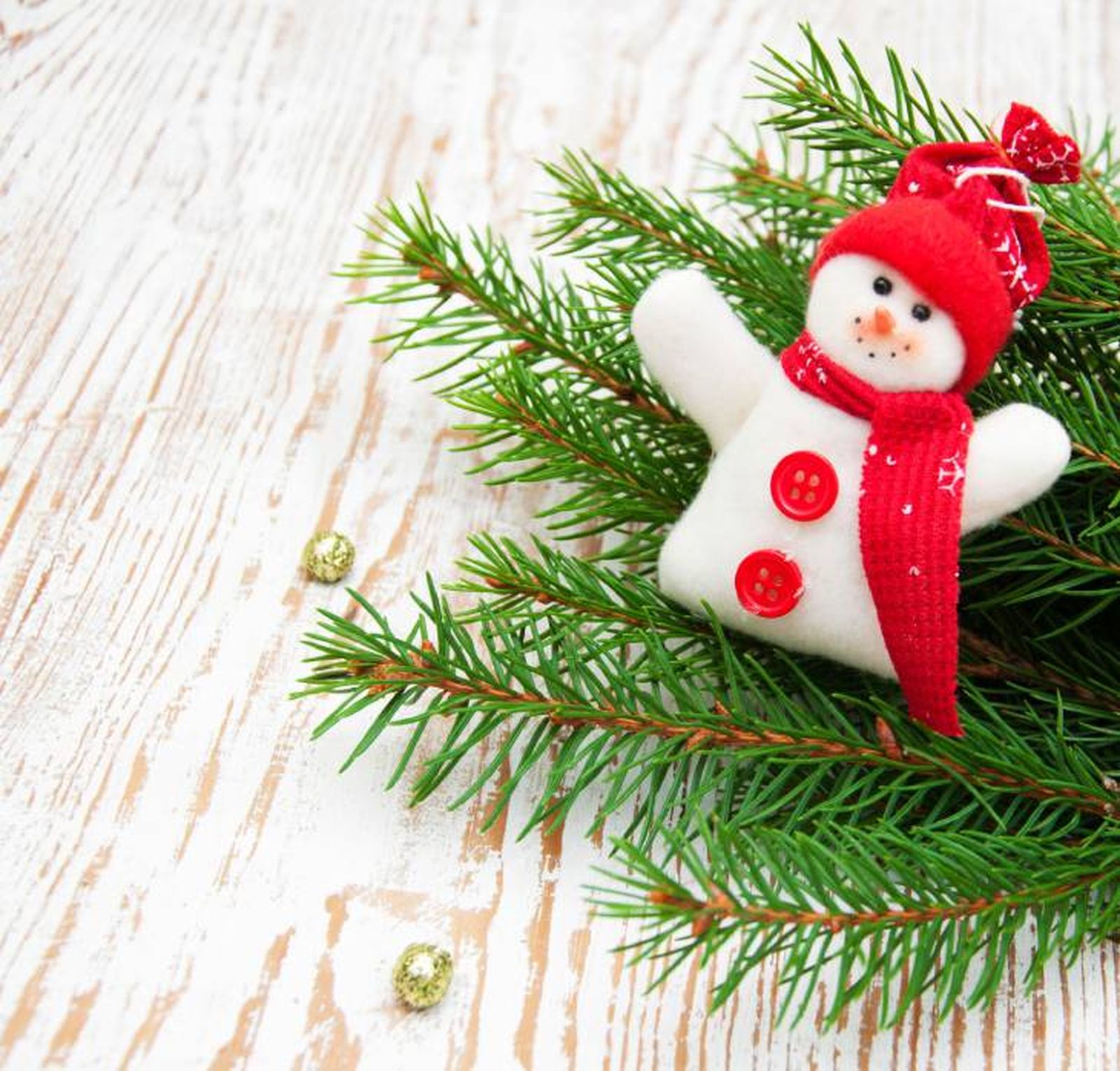 Ideas para hacer un muñeco de nieve de fieltro pequeño