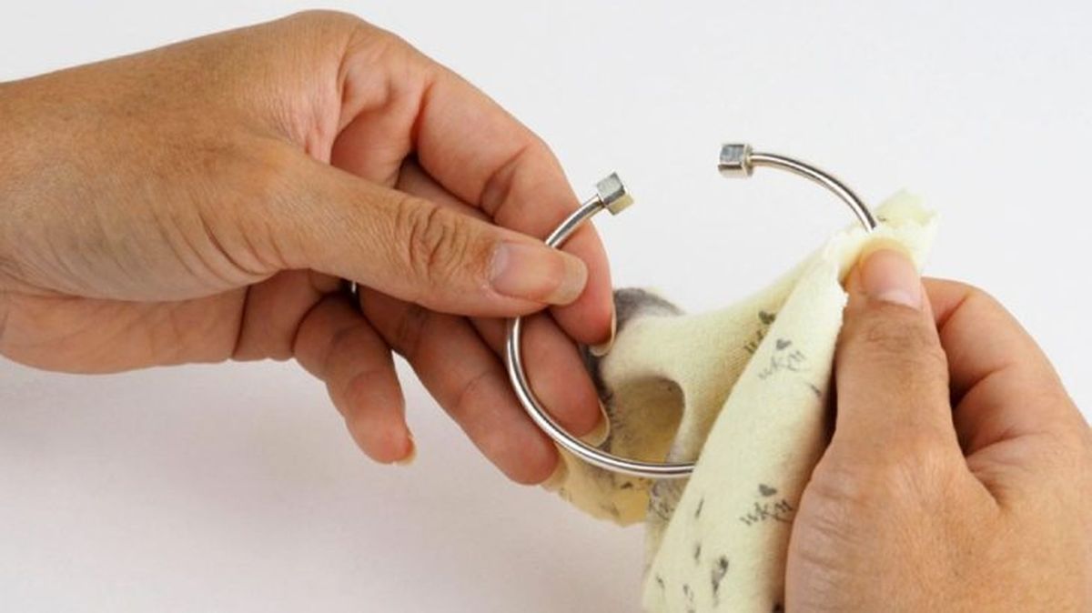 como limpiar la plata en casa facilmente