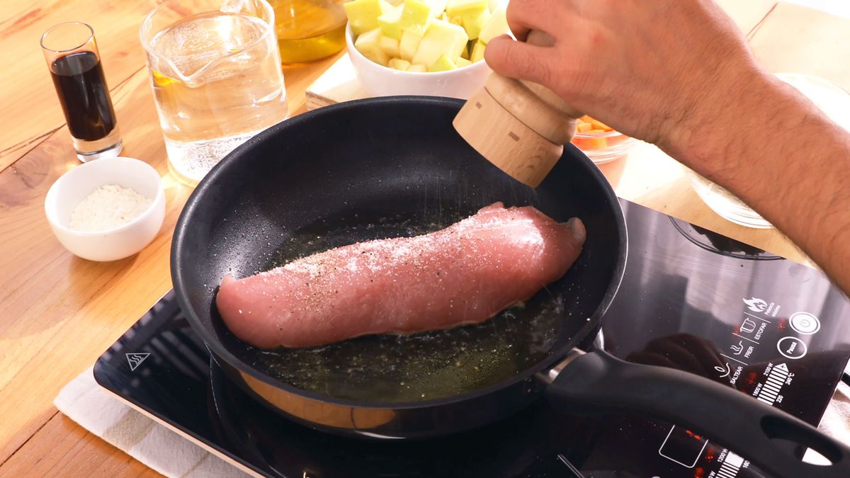 pechuga de pavo con salsa de manzana y zanahoria  paso 2