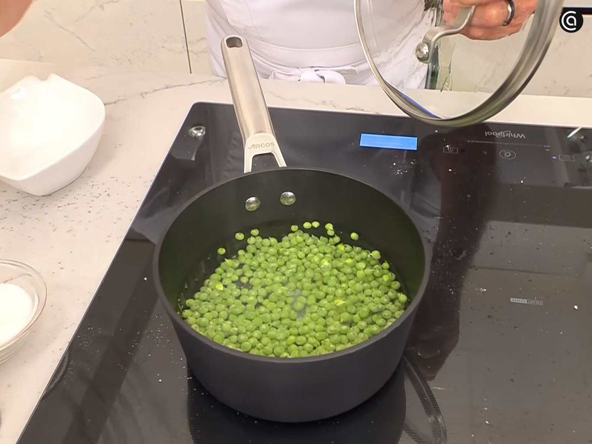 Cuece los guisantes