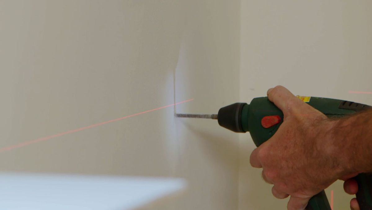 Cómo hacer una estantería esquinera paso 10