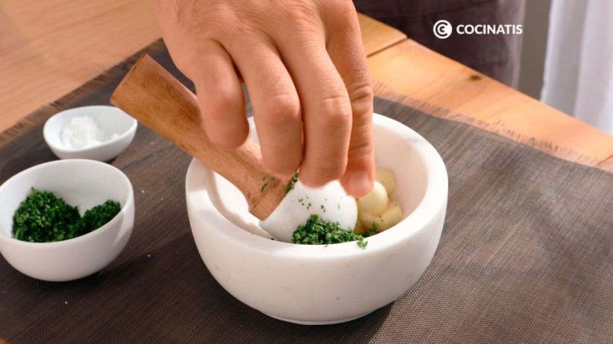 Preparamos el majado para la salsa