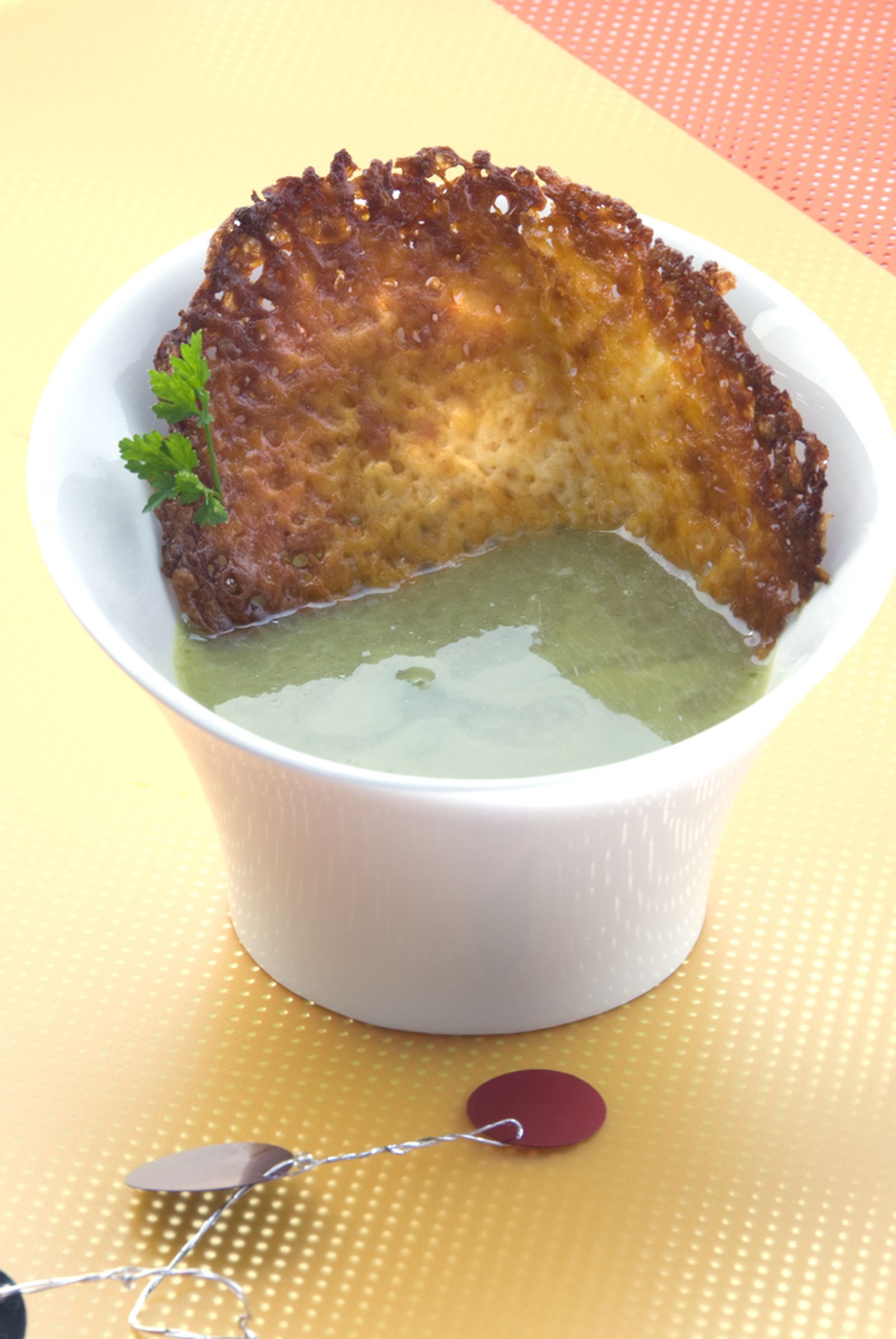 0949a sopa lechuga queso crujiente.xl