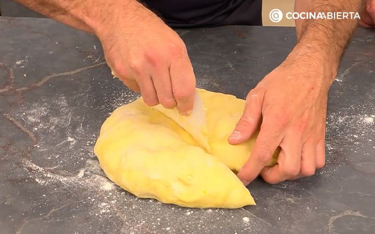 Para eliminar parte del gas, divide la masa en dos