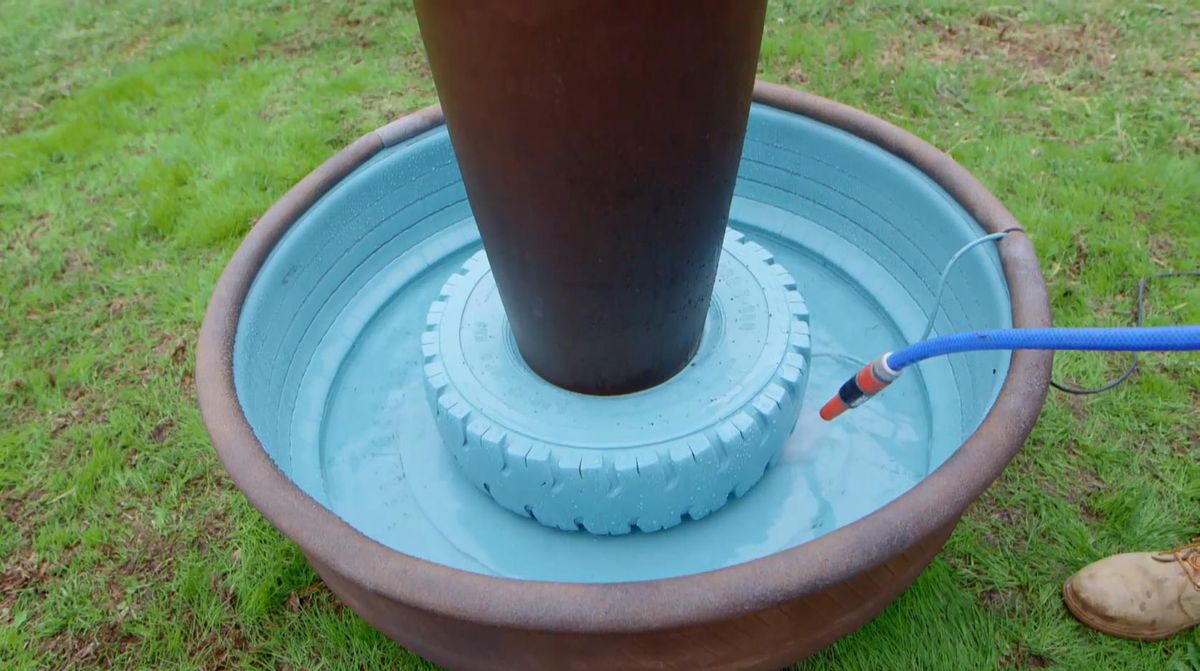 Cómo hacer una fuente macetero para el jardín paso 13