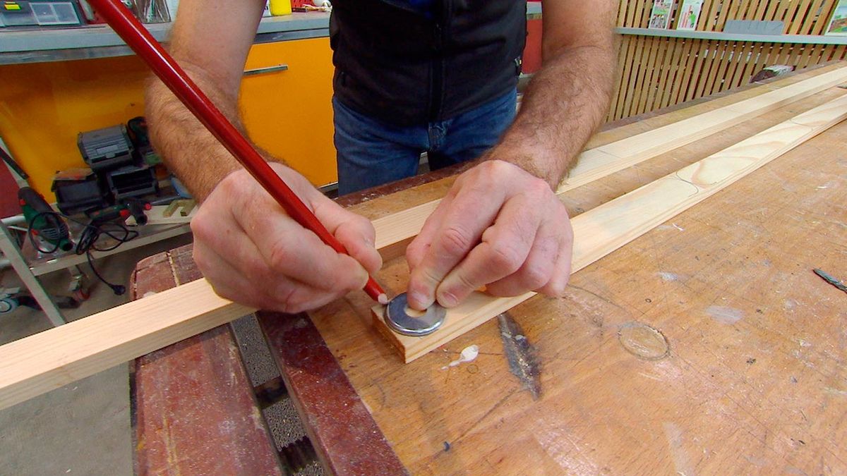 Cómo hacer una lámpara articulada paso 1