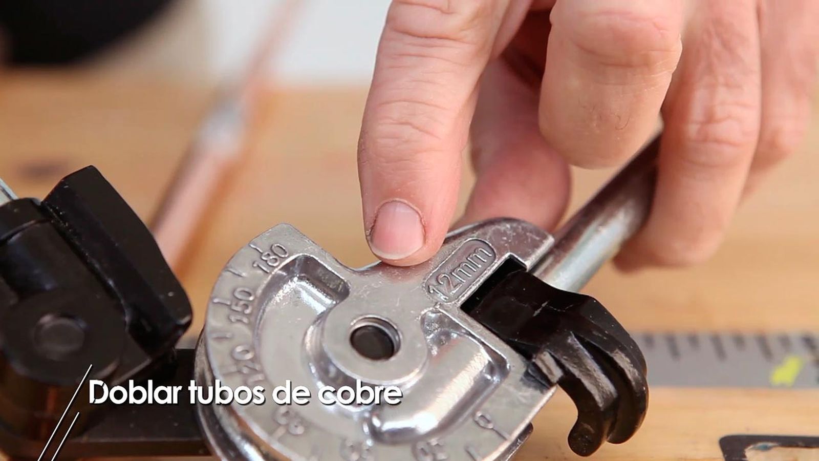 Como doblar tubos de cobre paso a paso paso 4