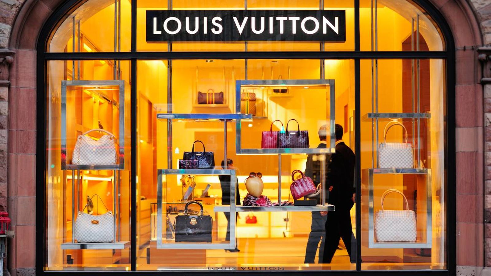 Escaparate de una tienda Louis Vuitton.