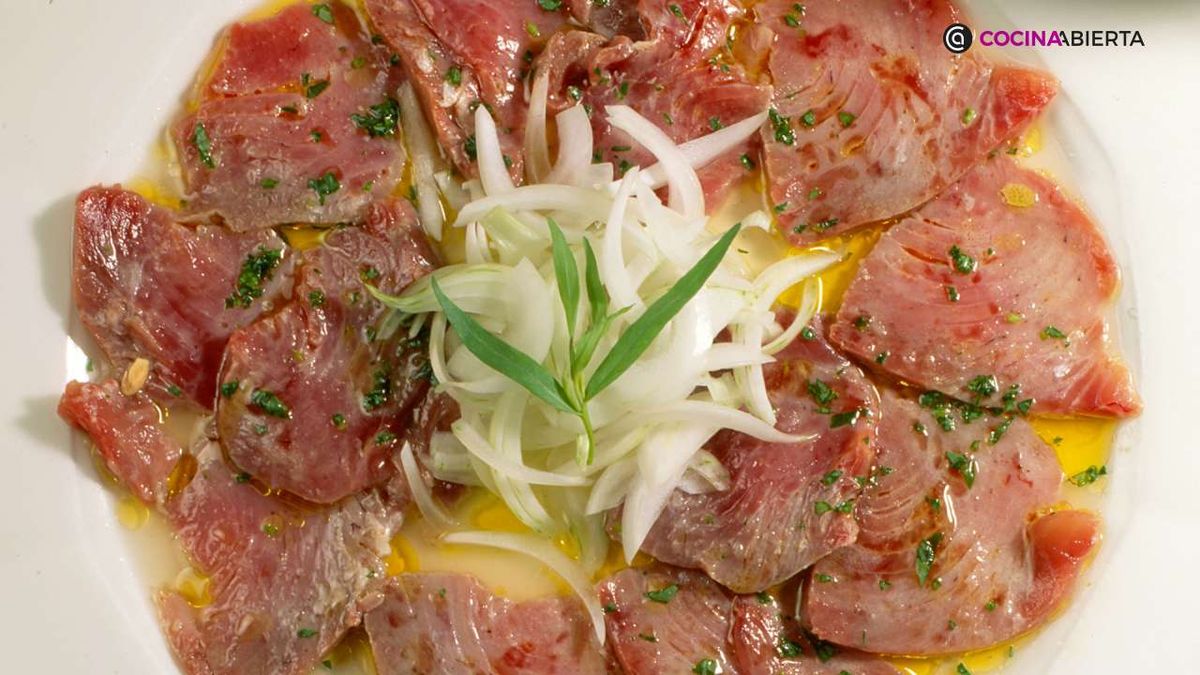 Prepara un aperitivo perfecto con esta receta de carpaccio de atún de Karlos Arguiñano