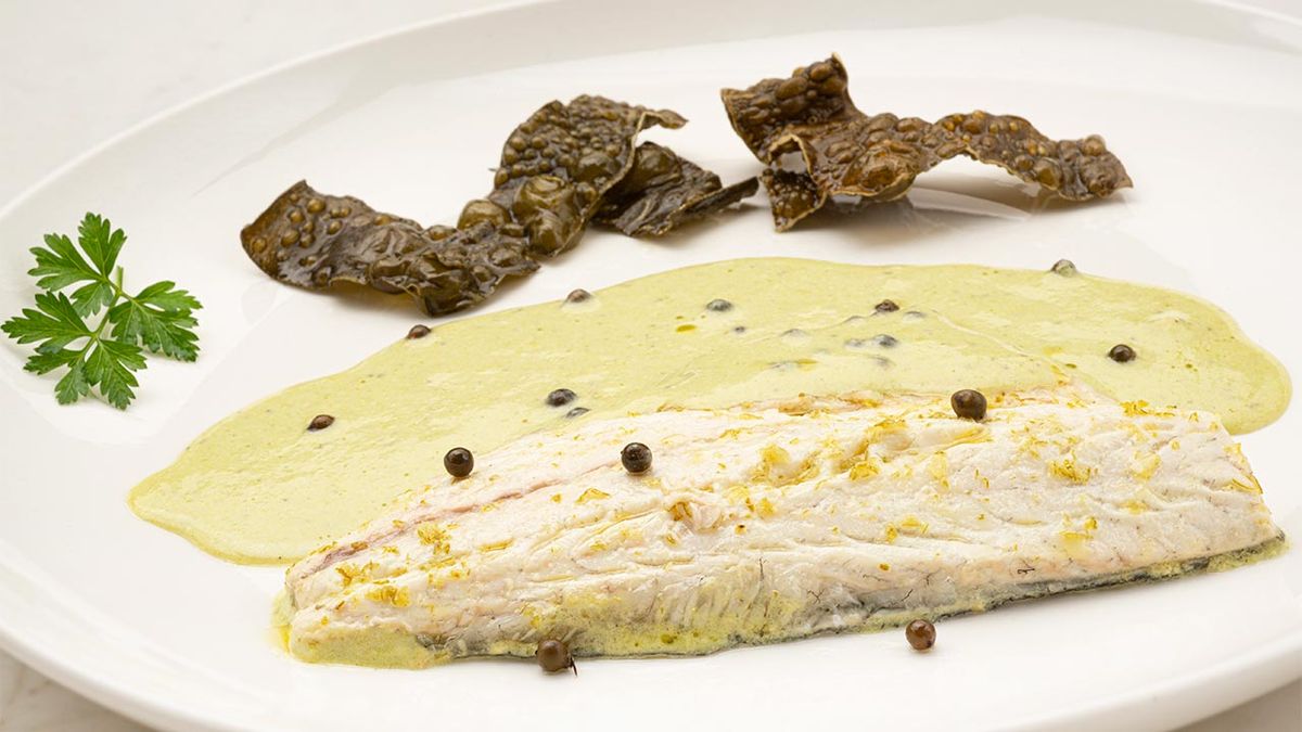 KARL66710320 lubina a la pimienta verde receta karlos arguinano