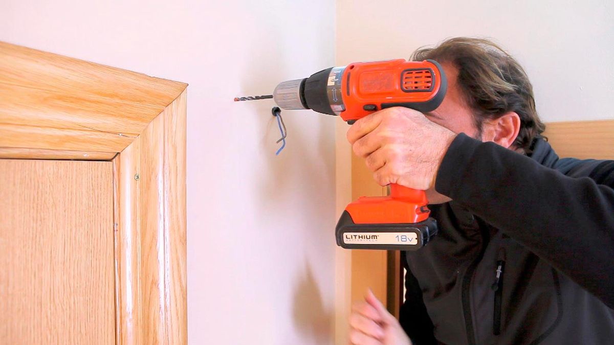 Instalar una luz de emergencia paso 4