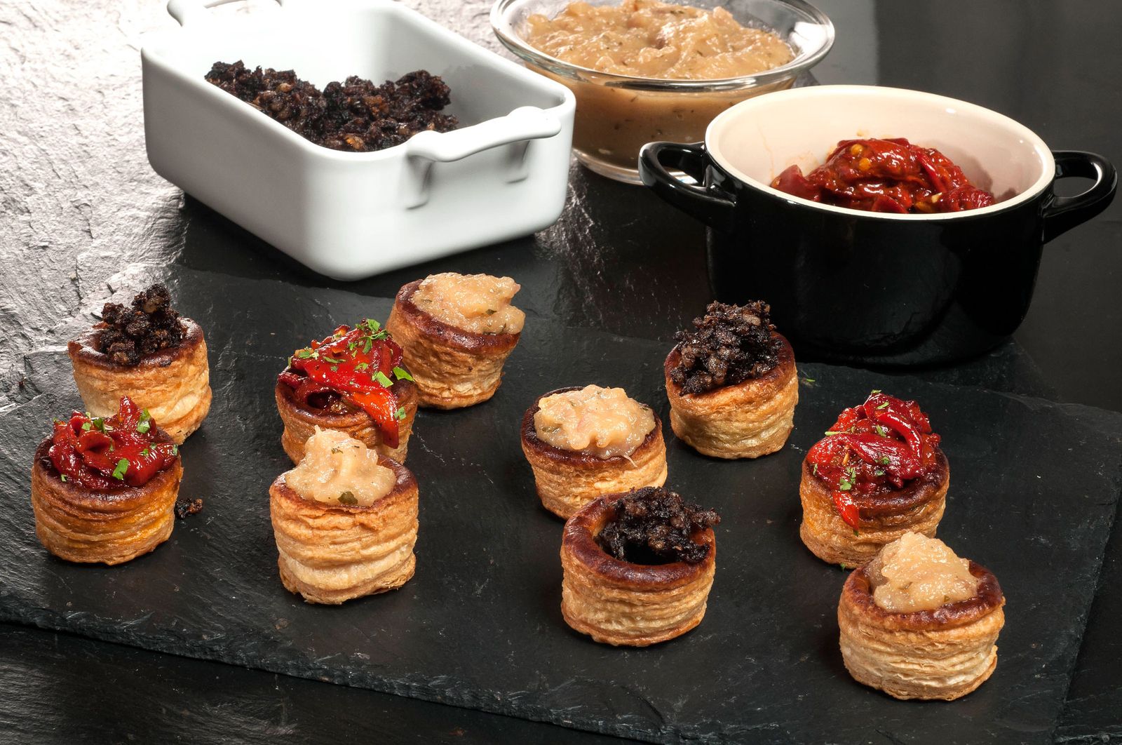 1722 Mini volovanes de pimiento, morcilla y manzana (906) xl