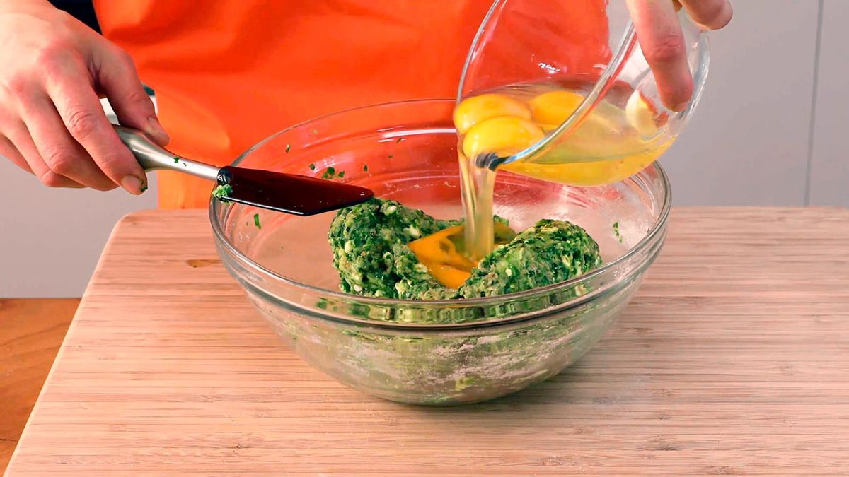 Recetas de gofres salados de espinaca y queso feta  paso 4