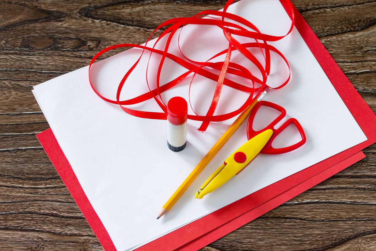 tarjeta san valentin niños tarjeta corazones entrelazados materiales