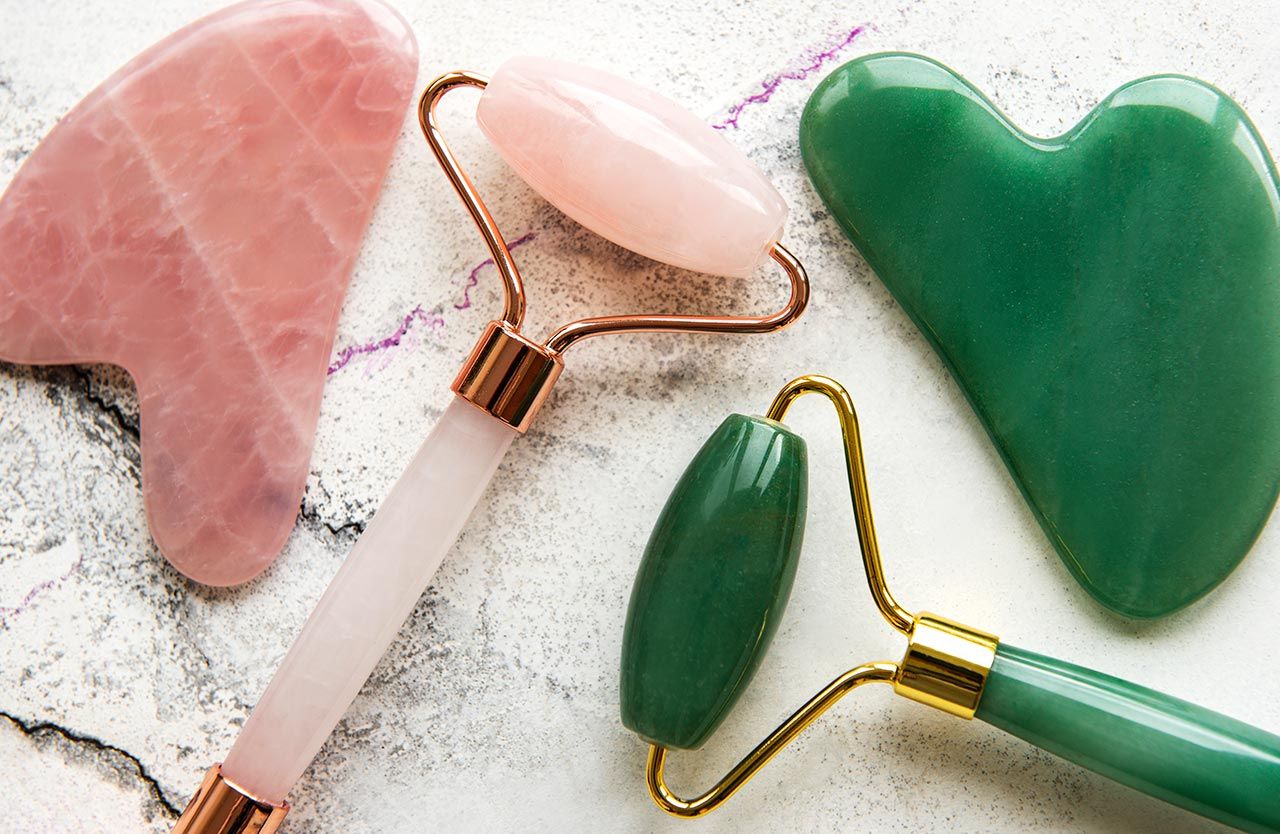 belleza cuidados piel rodillos masajeador jade y cuarzo rosa