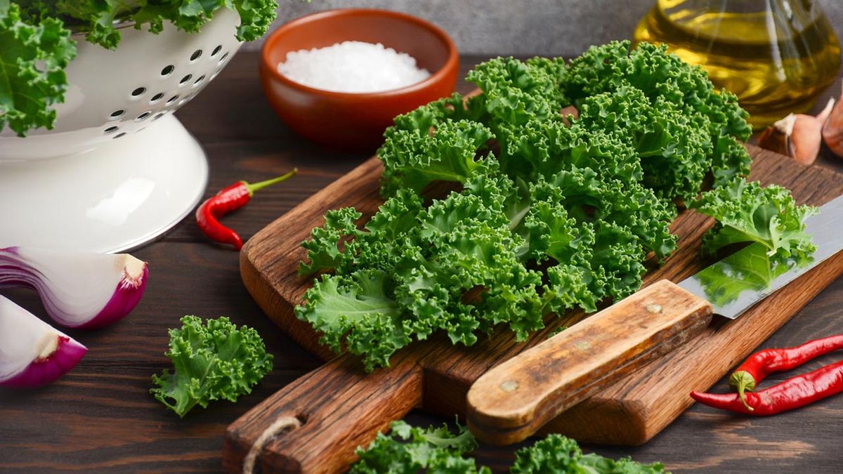 Picoteo rápido y sano  col rizada