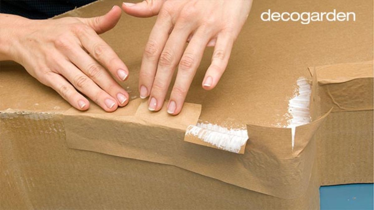 Poner papel estraza para elaborar le árbol.