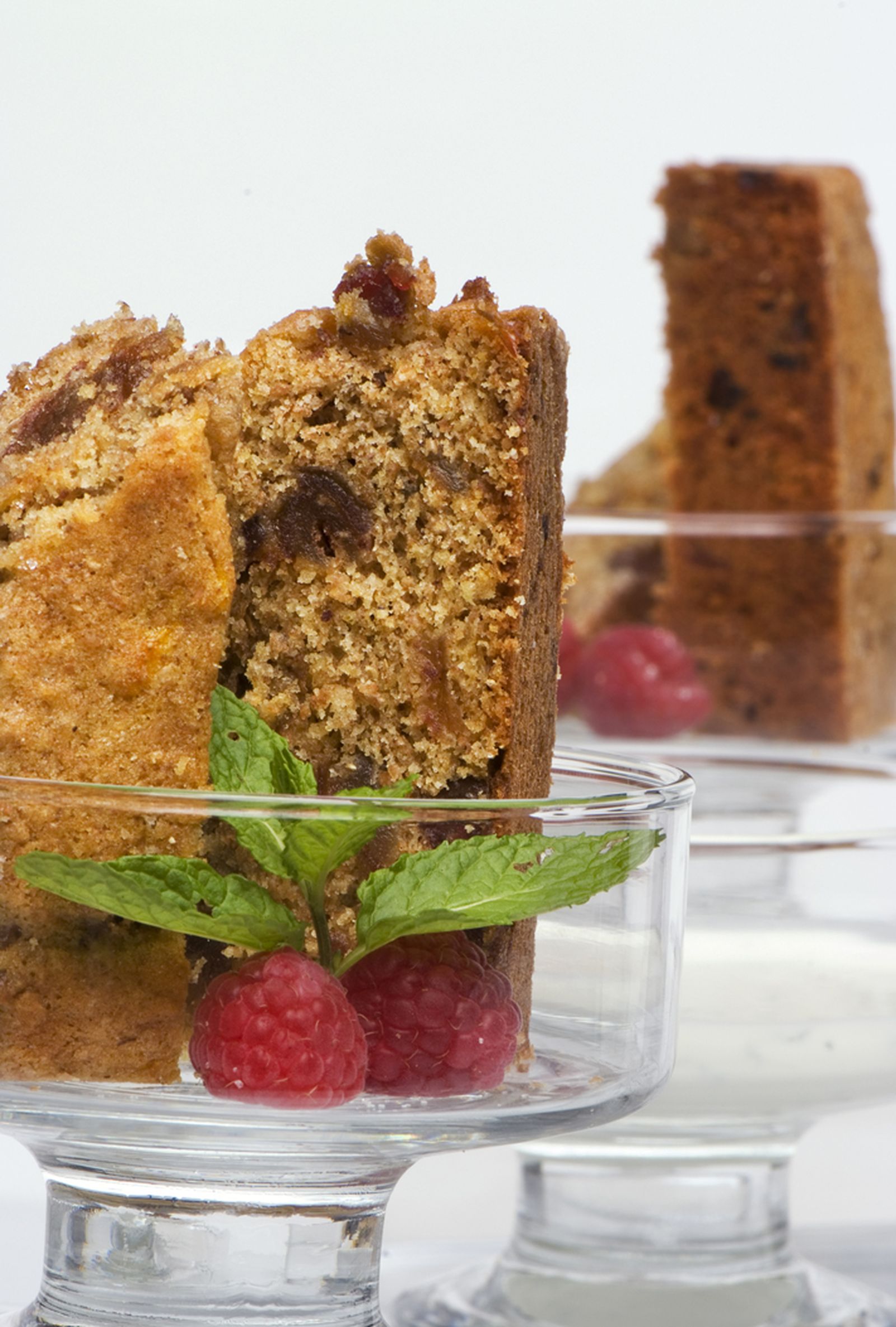 PÚDIN DE DÁTILES CON SALSA DE NARANJA