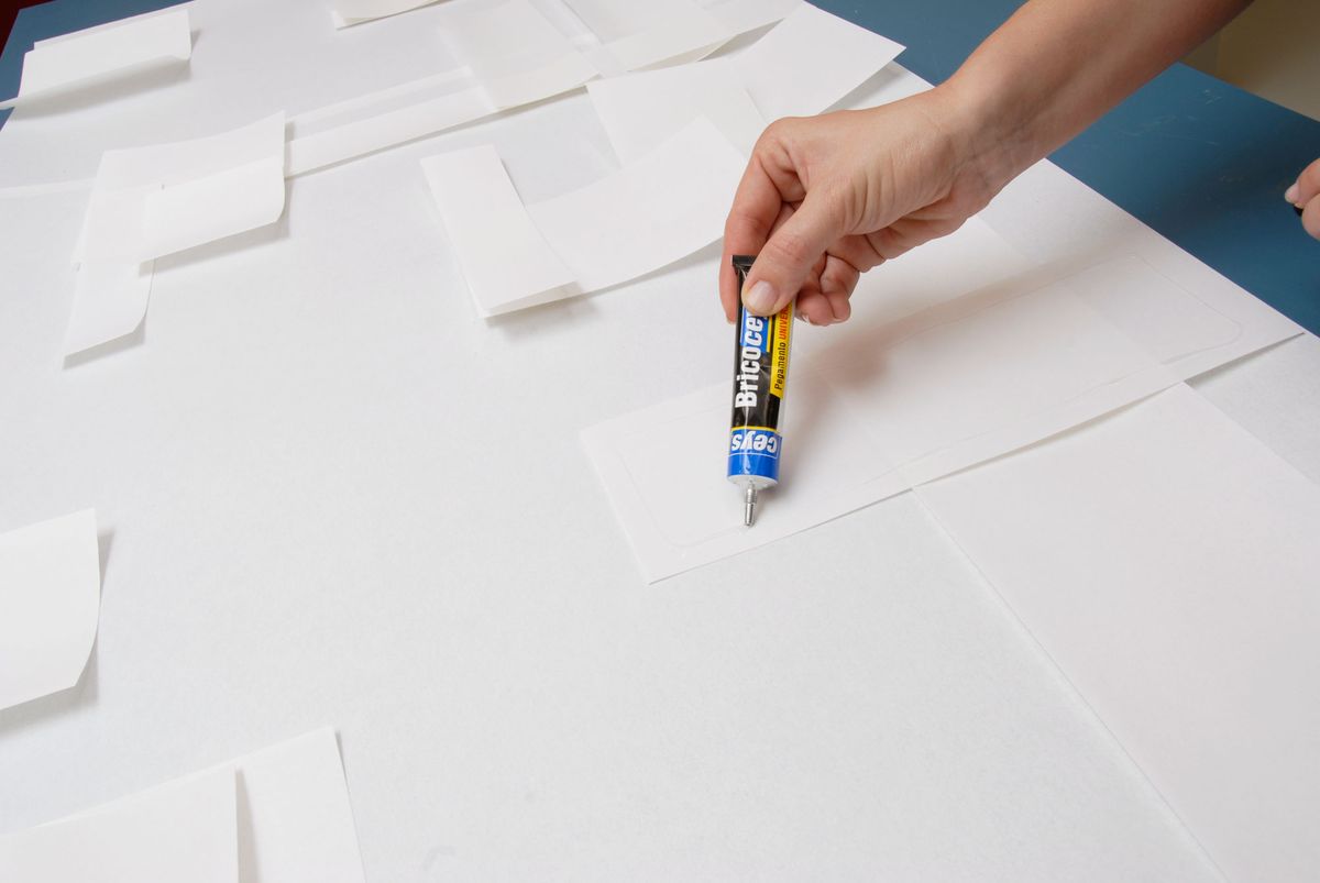 Cómo hacer una lámpara de pie de madera y papel paso 8