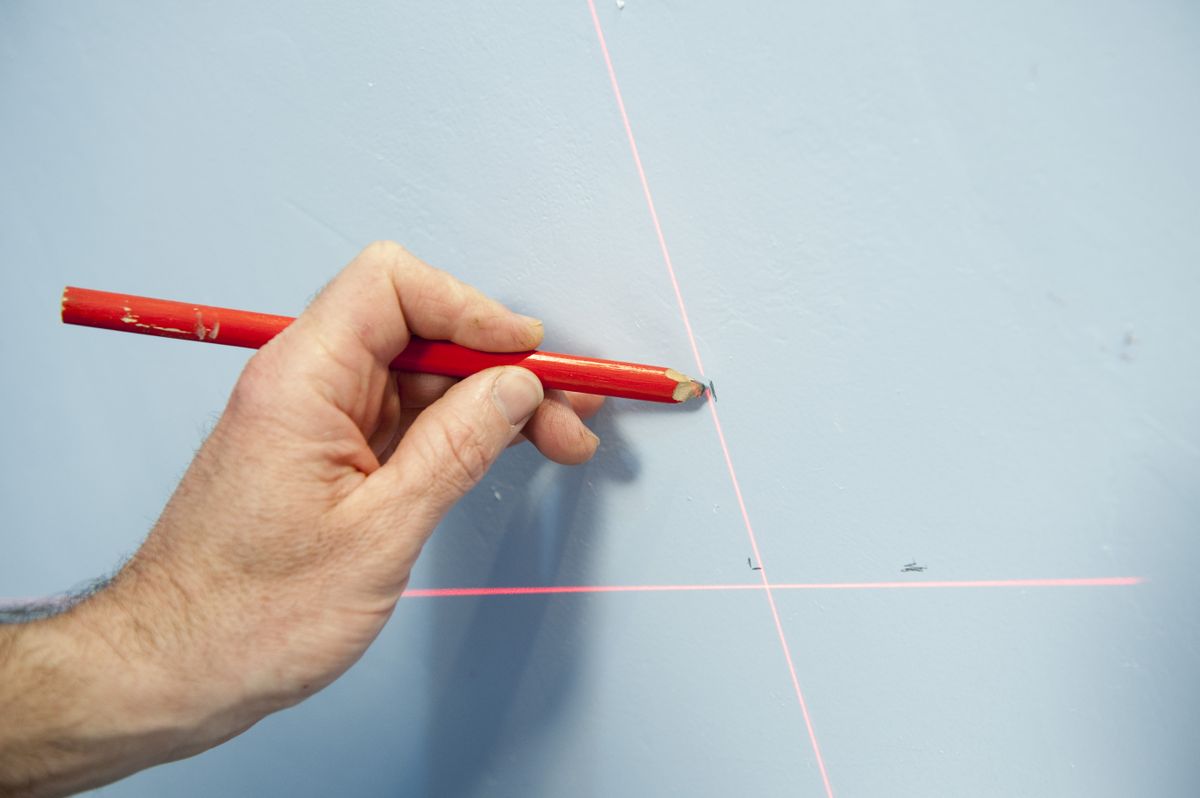 brico 0607 2 fijar espejo pared paso 1