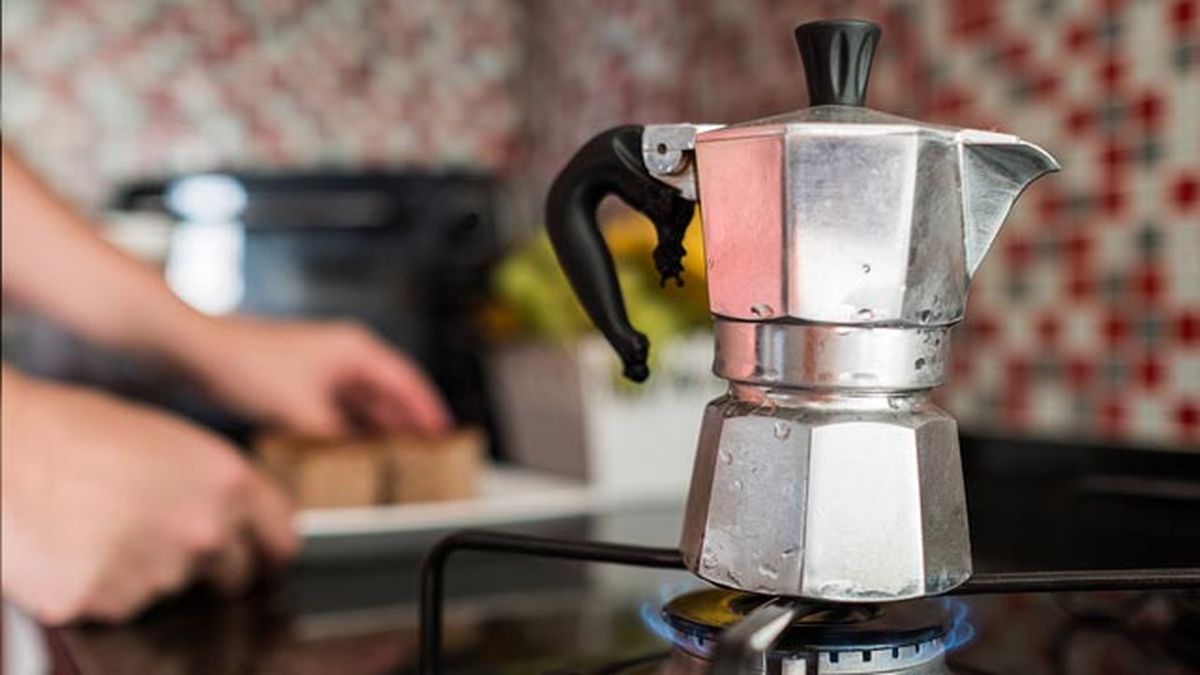 La curación de la cafetera moka evita que el café tenga sabor metálico