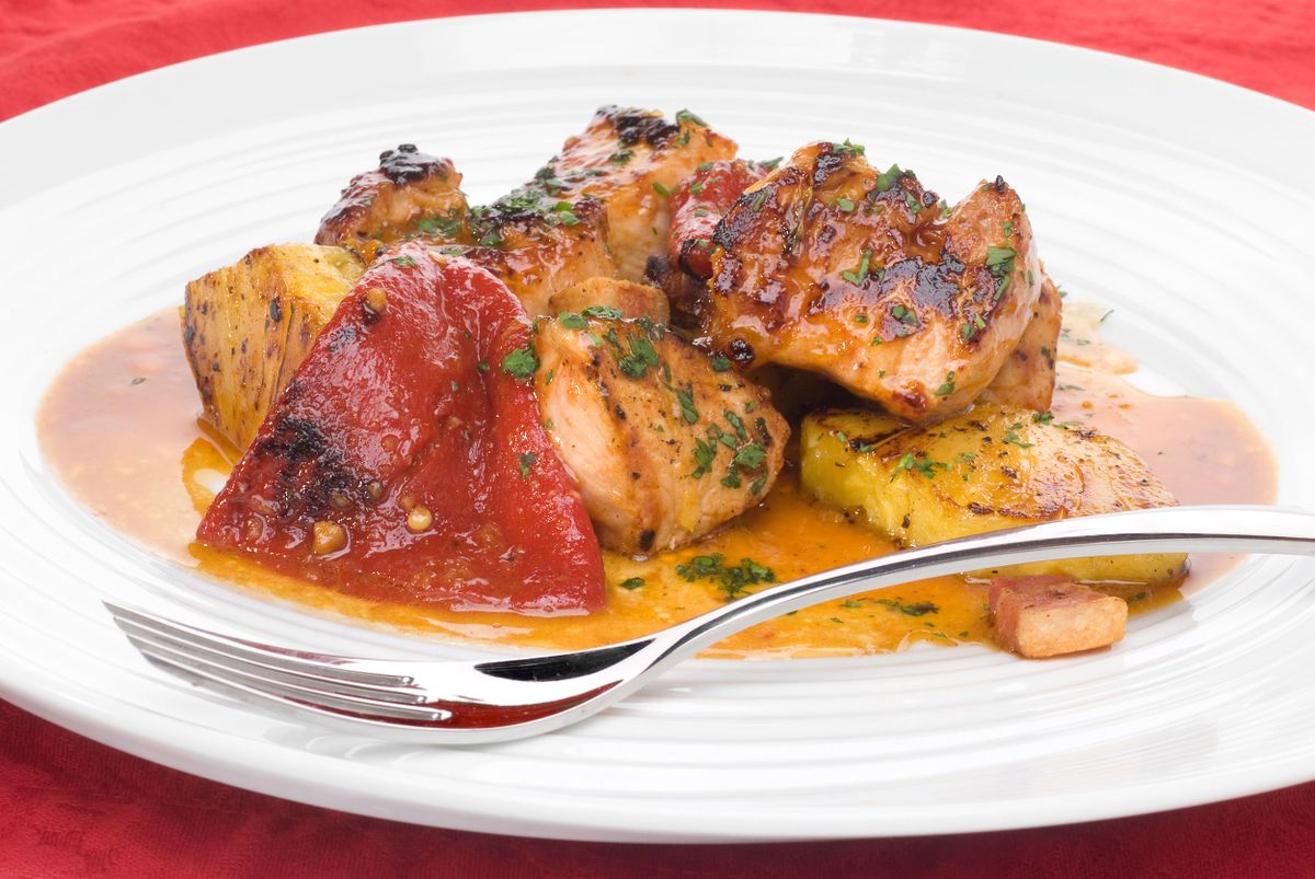 Lomo de cerdo a la barbacoa con piña y pimientos