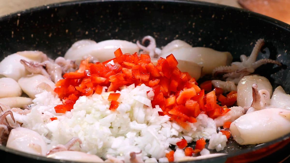 Receta de arroz con calamares   paso 3