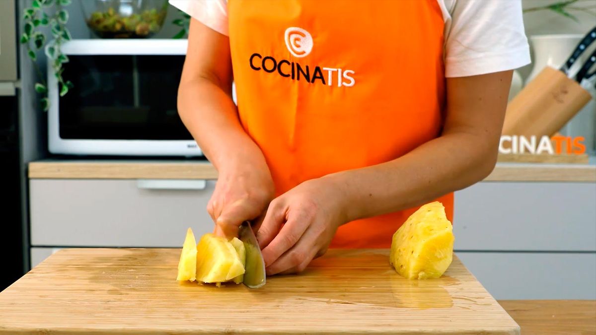 Receta de tarta de piña con crema de almendras   paso 4