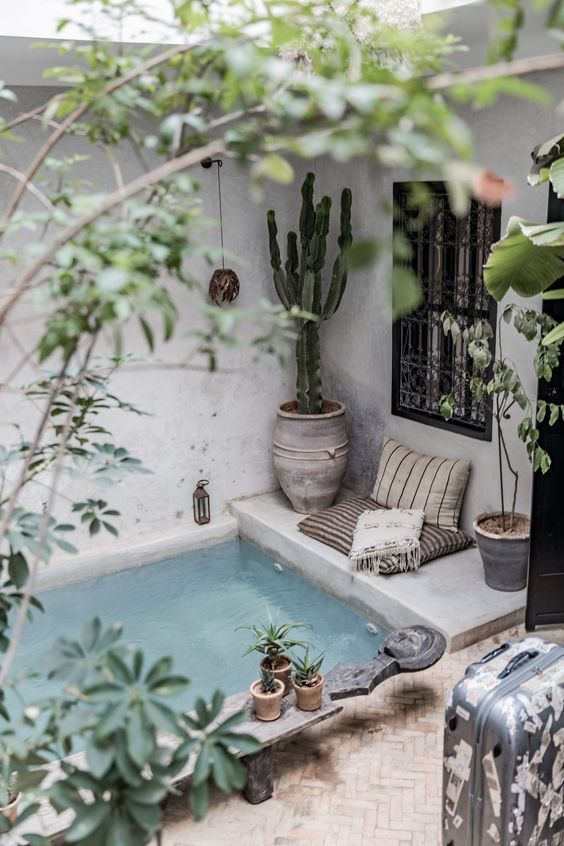 decorar alrededor de la piscina boda 10