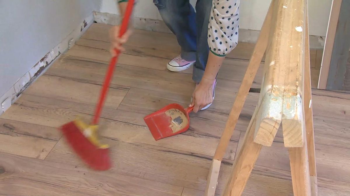 como quitar una moqueta paso 5