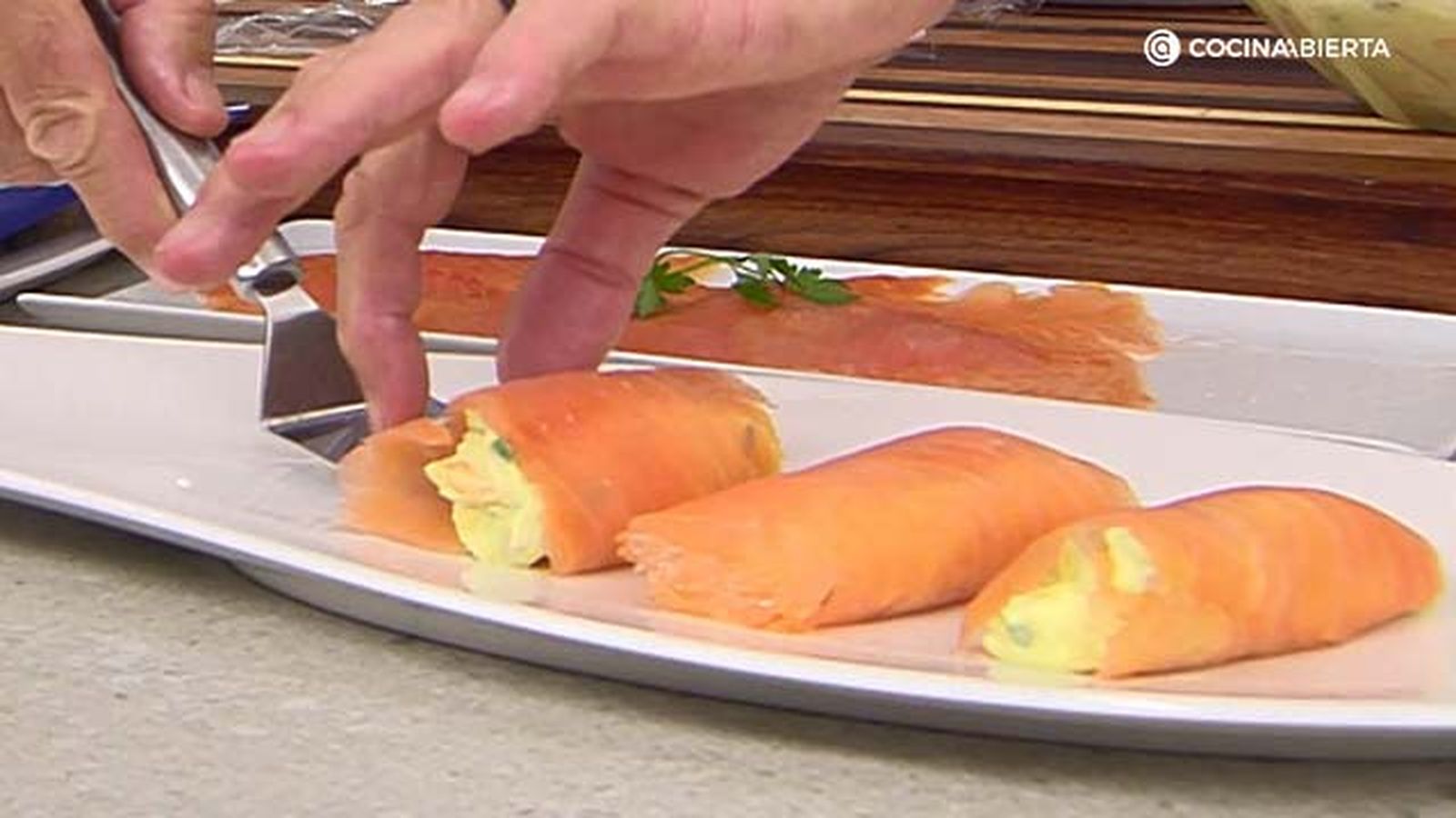 receta rulos salmon ensaladilla ka paso 6