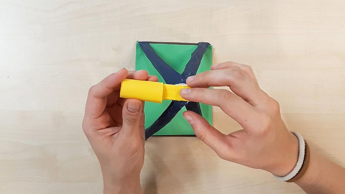 como hacer noria cartulina paso 8