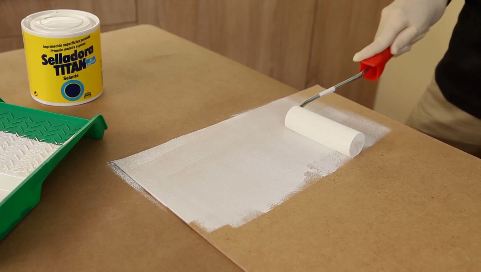 Hacer una pizarra de tiza con una caja de madera paso 4