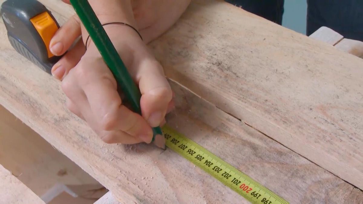 DEKO684 Crear cabecero cama tablas madera pino paso1